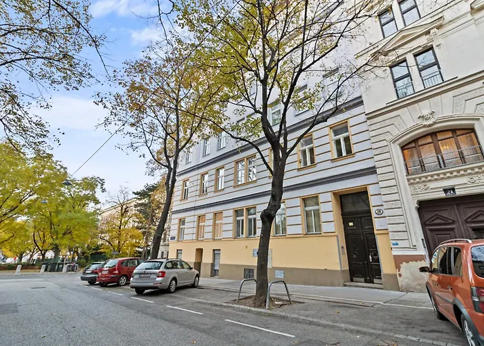 Designer s Near Schoenbrunn