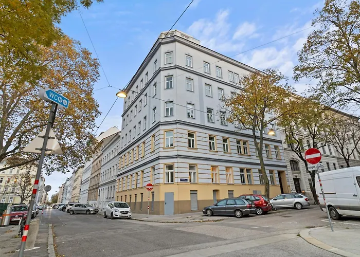 Designer s Near Schoenbrunn